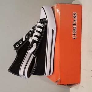 Compass low top "Chuck Taylor inspired" sport shoe